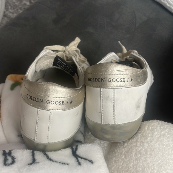 LIKE NEW Golden Goose Sneakers - Picture 6 of 8